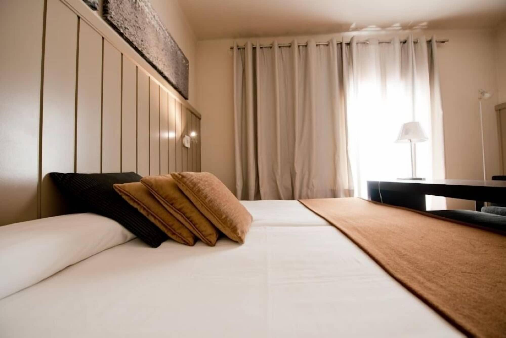 Hotel Restaurant Pessets & Spa Sort Eksteriør bilde