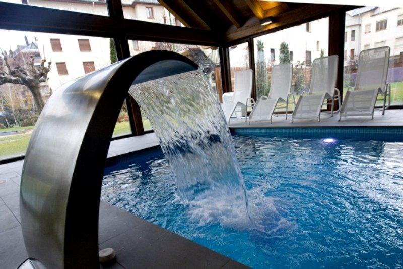 Hotel Restaurant Pessets & Spa Sort Eksteriør bilde