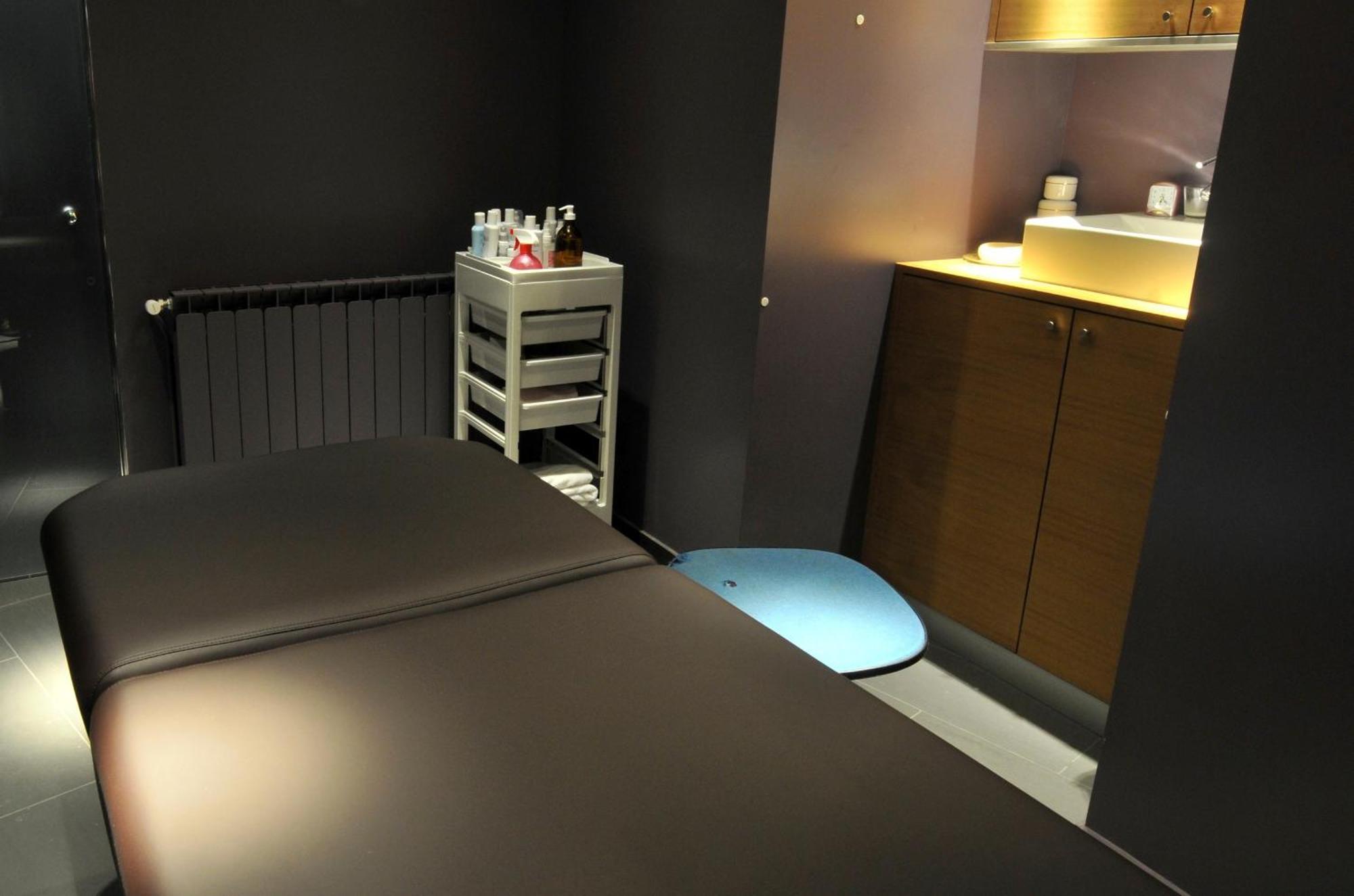 Hotel Restaurant Pessets & Spa Sort Eksteriør bilde
