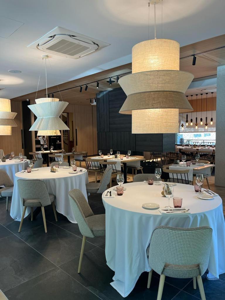 Hotel Restaurant Pessets & Spa Sort Eksteriør bilde