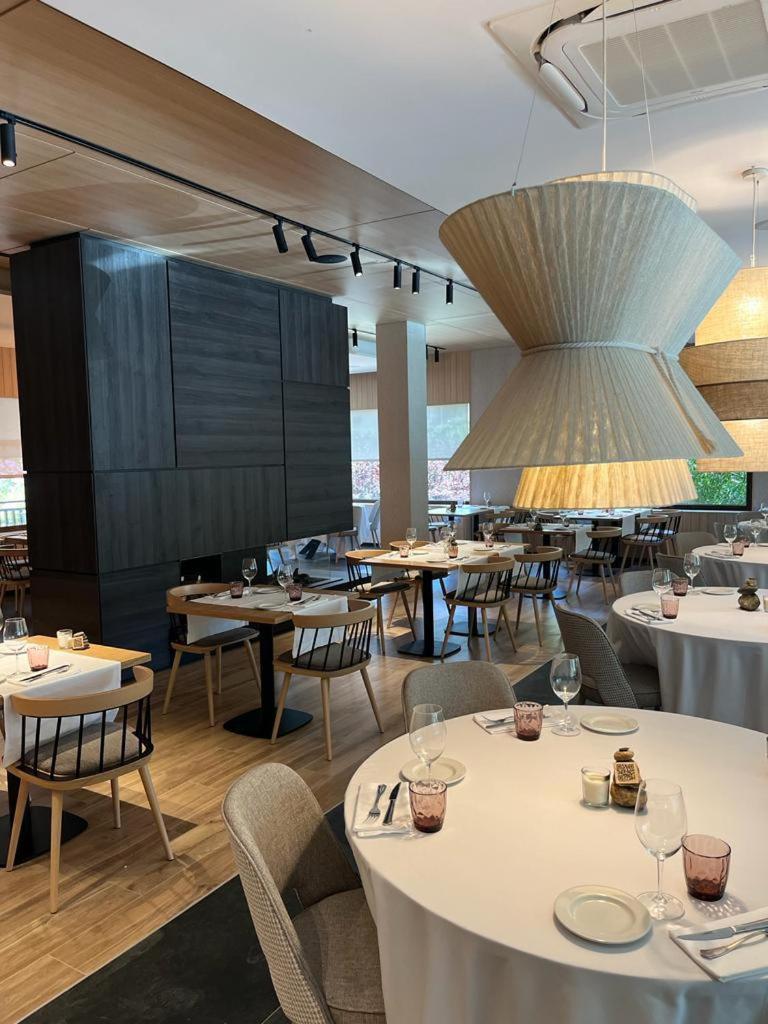 Hotel Restaurant Pessets & Spa Sort Eksteriør bilde